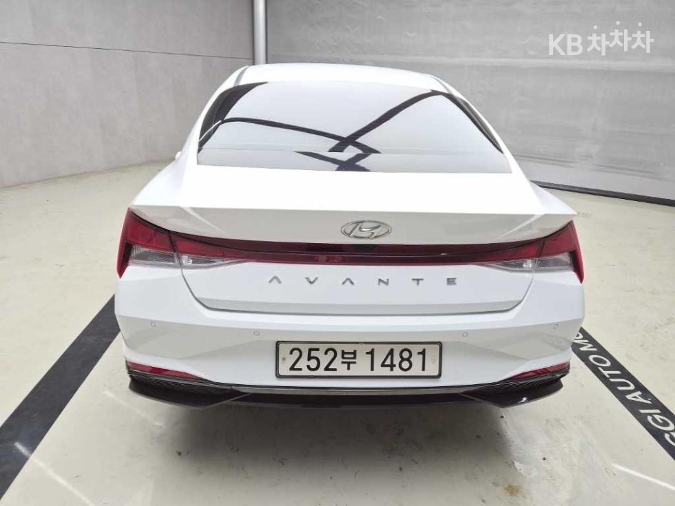 Hyundai Avante — фото 3