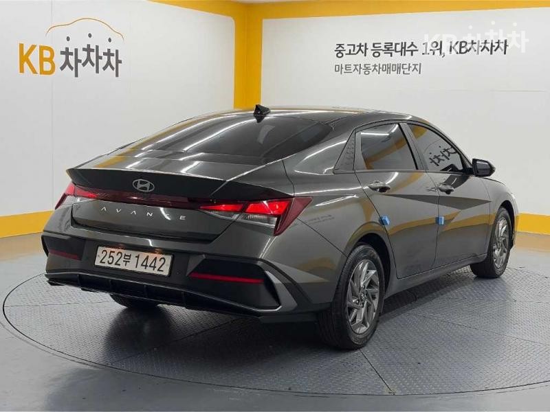 Hyundai Avante — фото 4