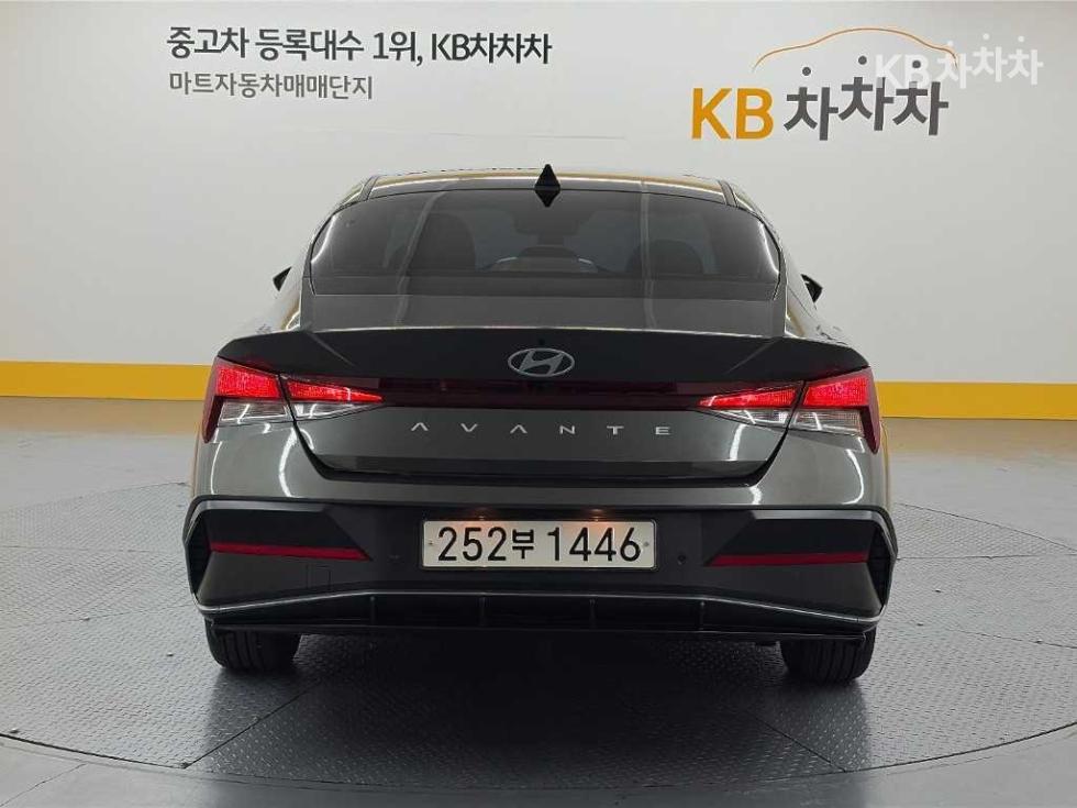 Hyundai Avante — фото 3