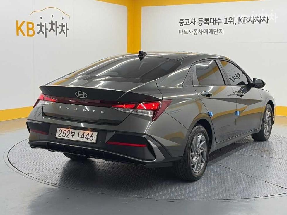 Hyundai Avante — фото 4