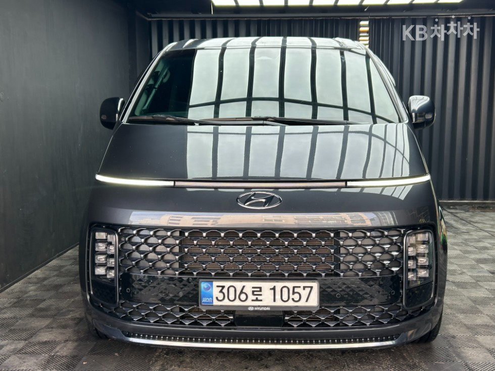 Hyundai Staria PRESTIGE — фото 1