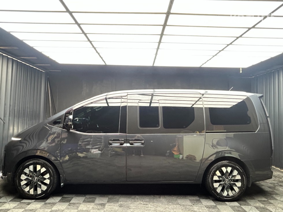 Hyundai Staria PRESTIGE — фото 3