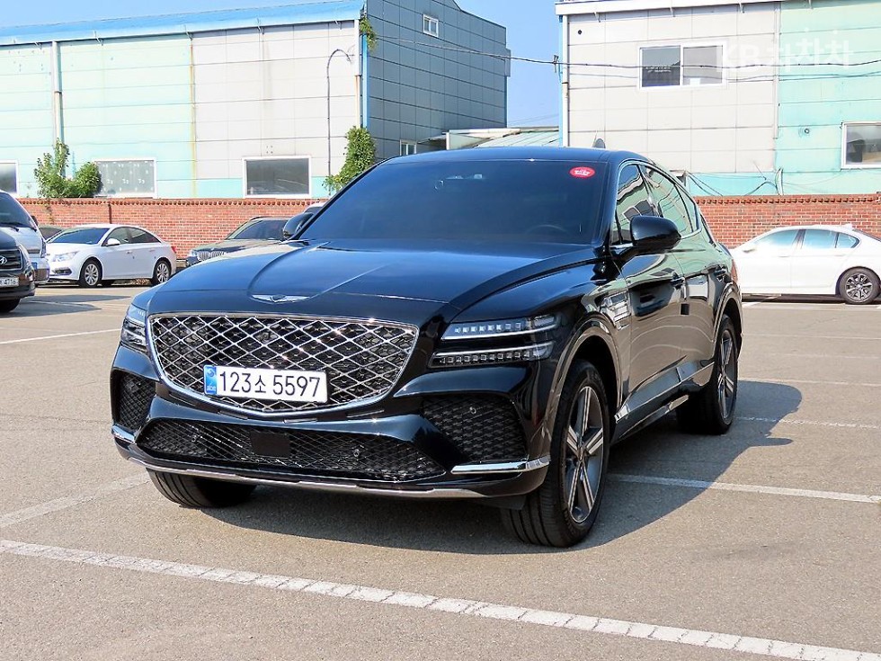 Genesis GV80 BASE MODEL — фото 1