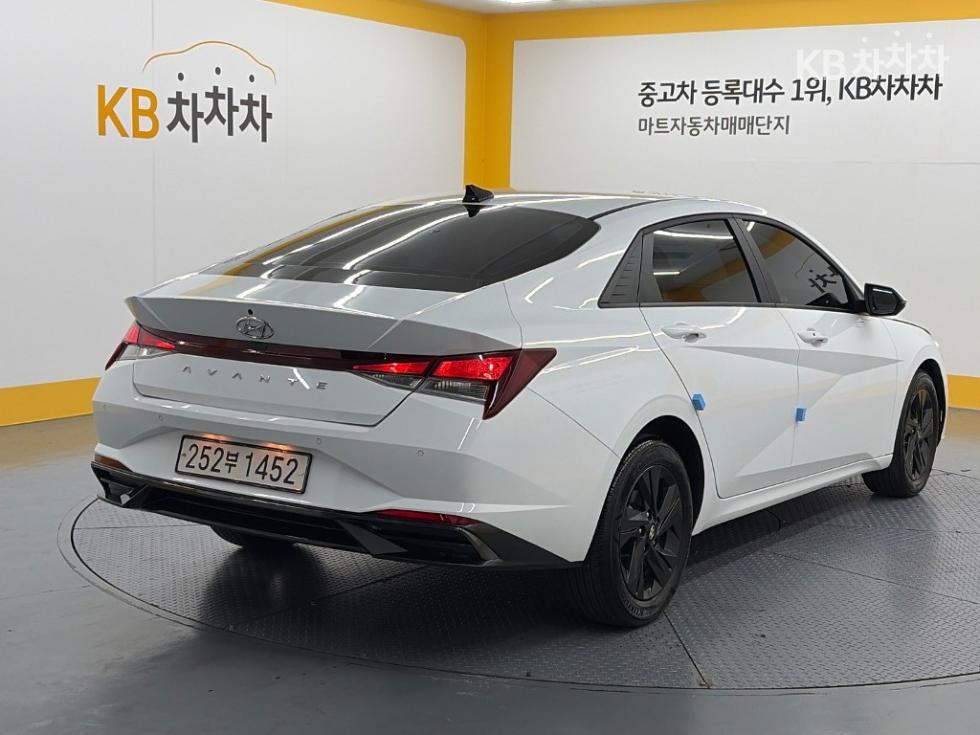Hyundai Avante — фото 4