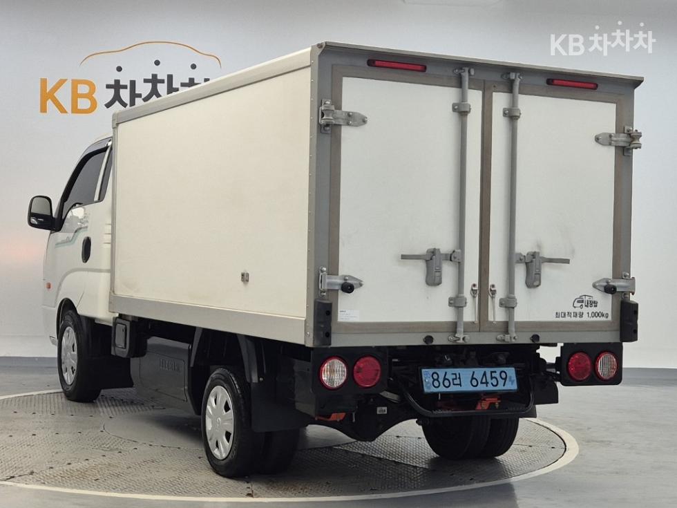Kia BASE MODEL — фото 2