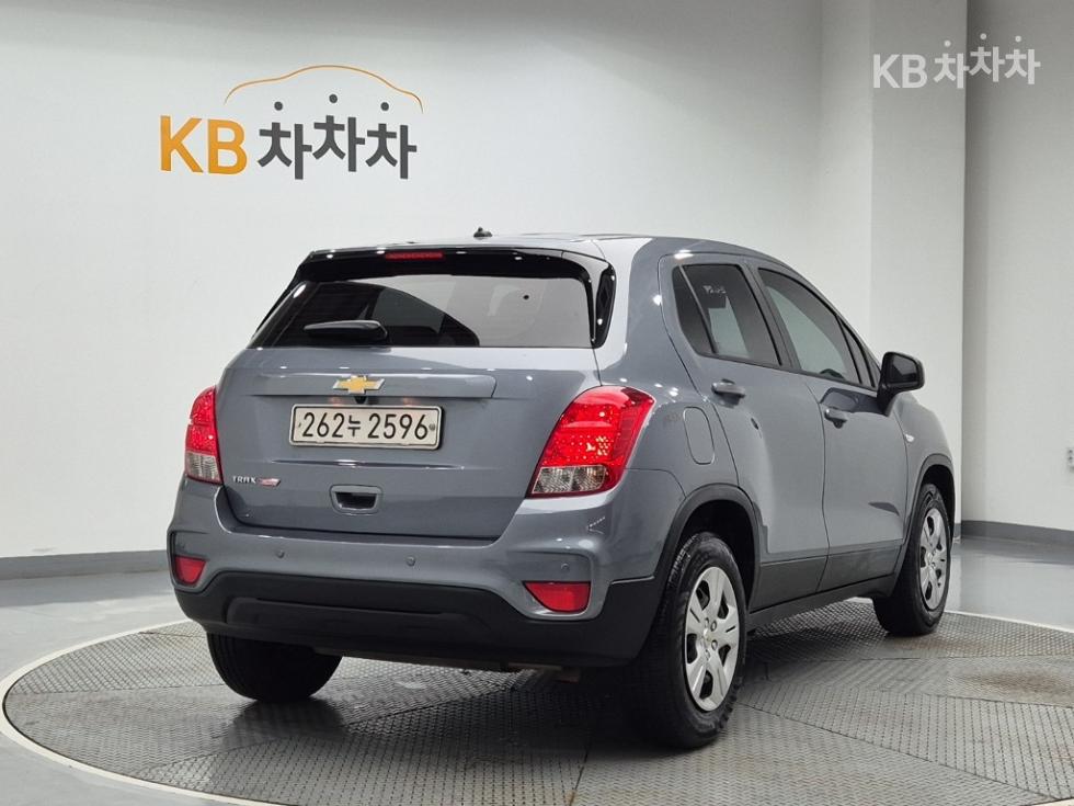 GM Korea Chevrolet Trax BASE MODEL — фото 4