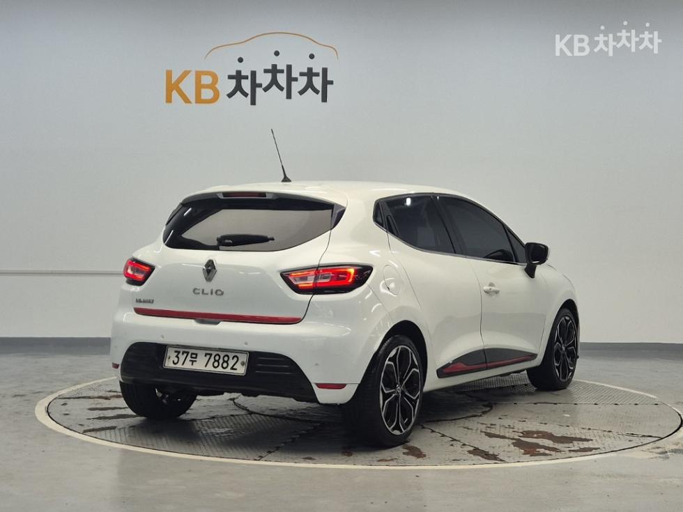 Renault Korea Clio Intens — фото 3