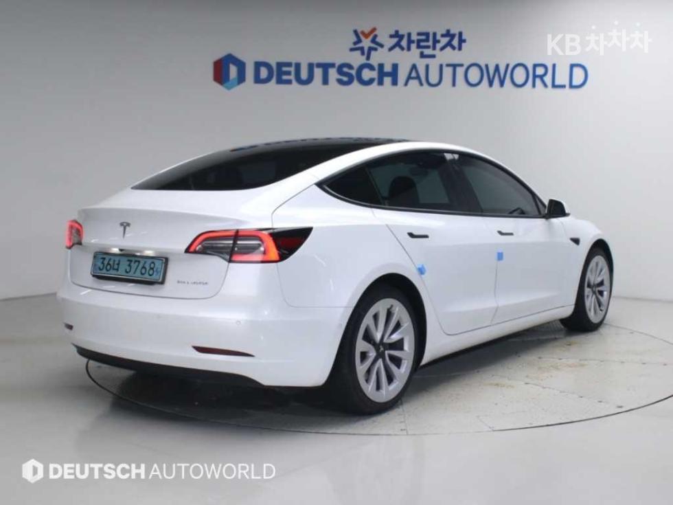 Tesla Model 3 — фото 2