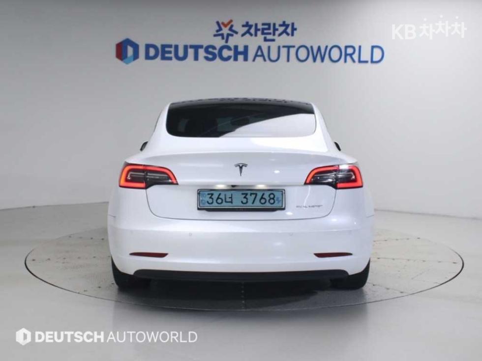 Tesla Model 3 — фото 4