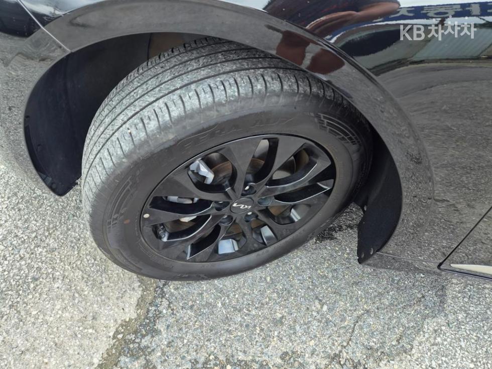 Kia K8 — miniaturë 8
