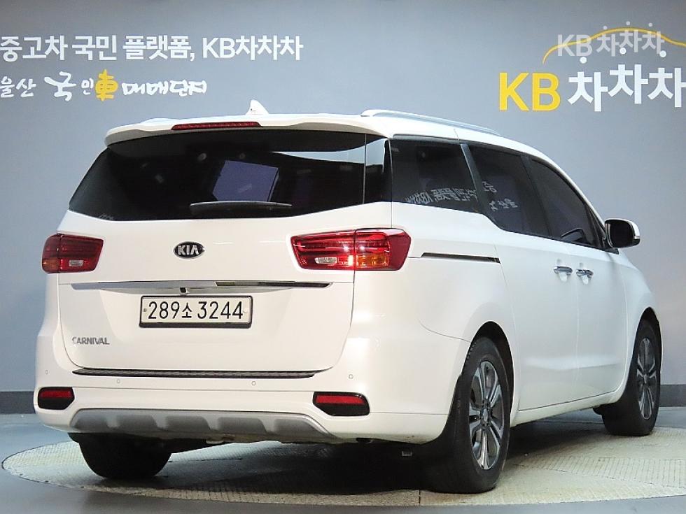Kia Carnival LUXURY — фото 2