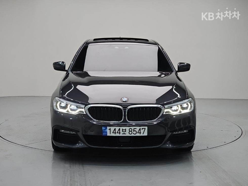 BMW 5 Series M Sport — фото 2