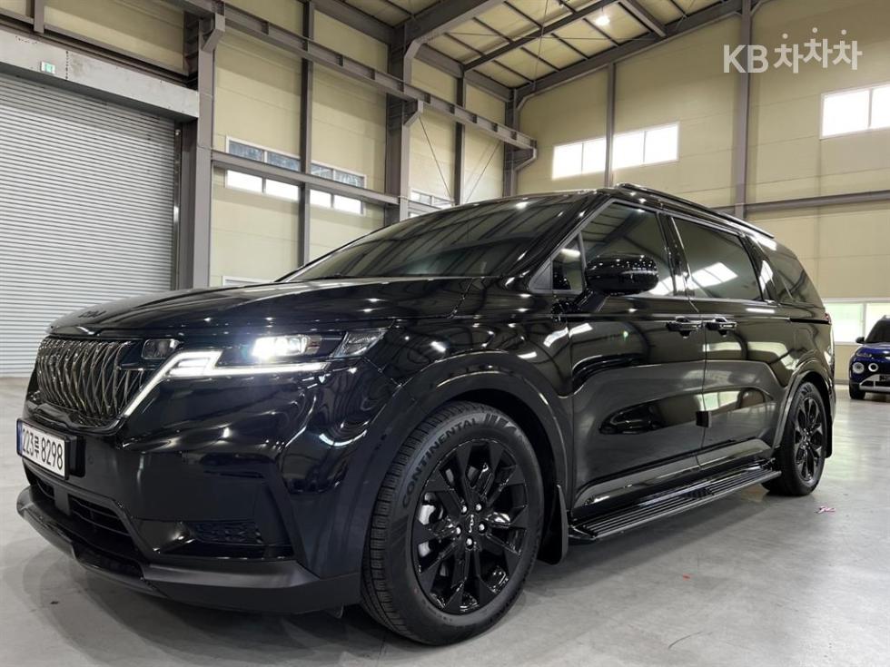 Kia Carnival SIGNATURE — фото 1
