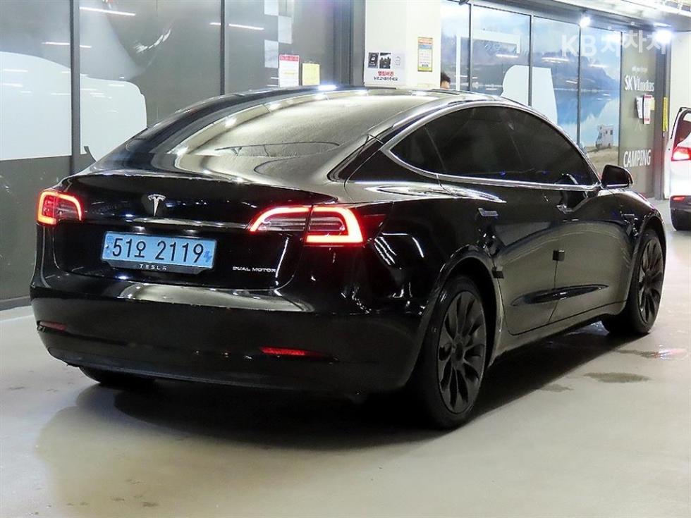 Tesla Model 3 — фото 4