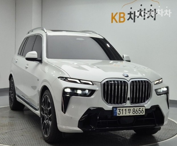 BMW X7 M Sport — фото 4