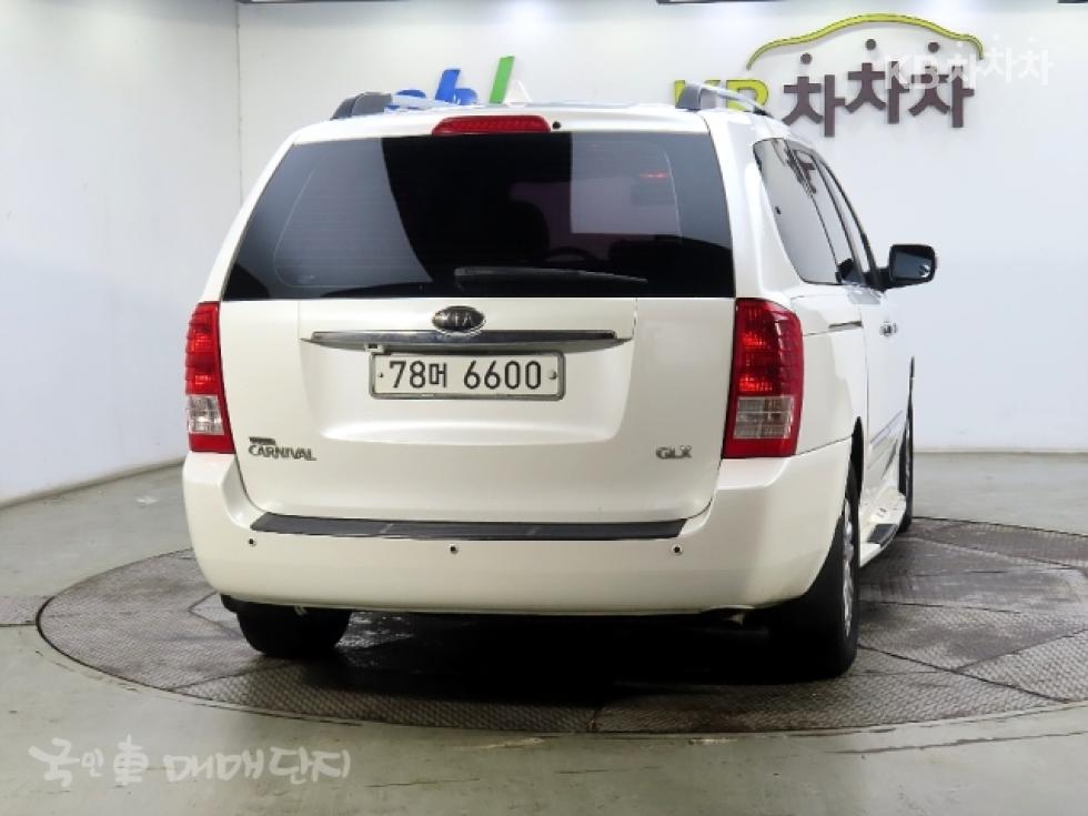 2012 - kia carnival