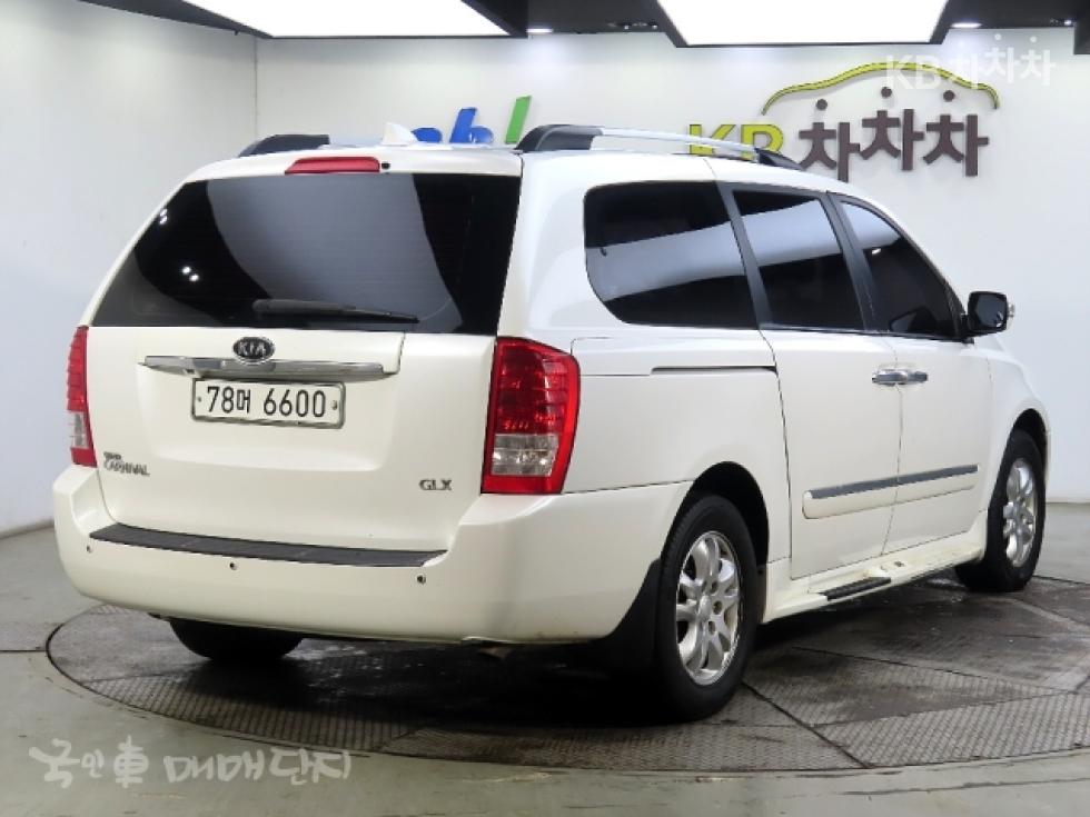2012 - kia carnival