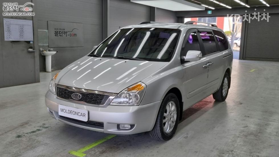 2012 kia carnival