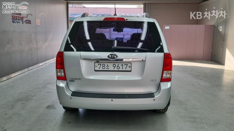 2012 - kia carnival