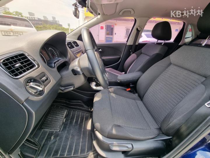 Volkswagen Polo 1.6 TDI R-Line 7