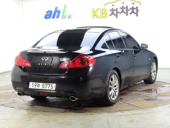Infiniti G G37 Sedan S 5