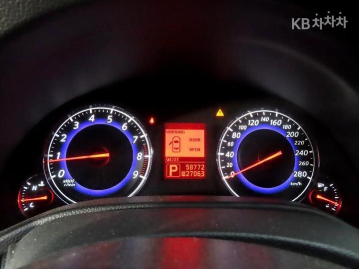 Infiniti G G37 Sedan S 7