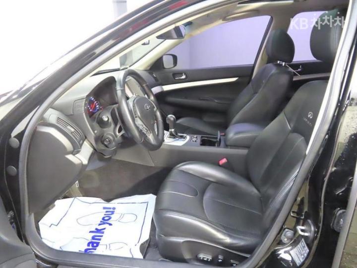 Infiniti G G37 Sedan S 8