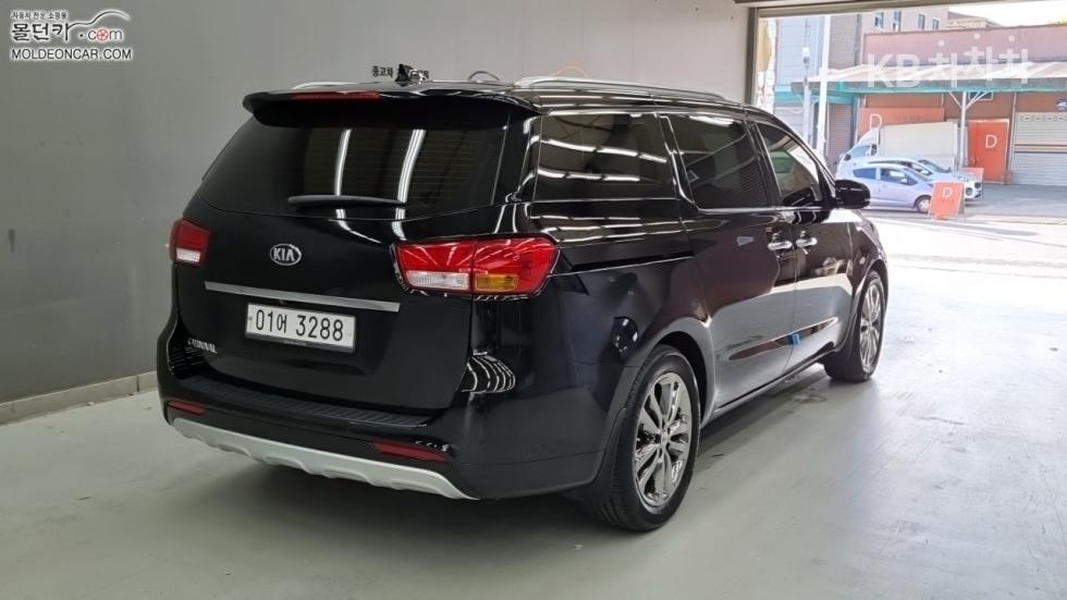 2018 - kia carnival