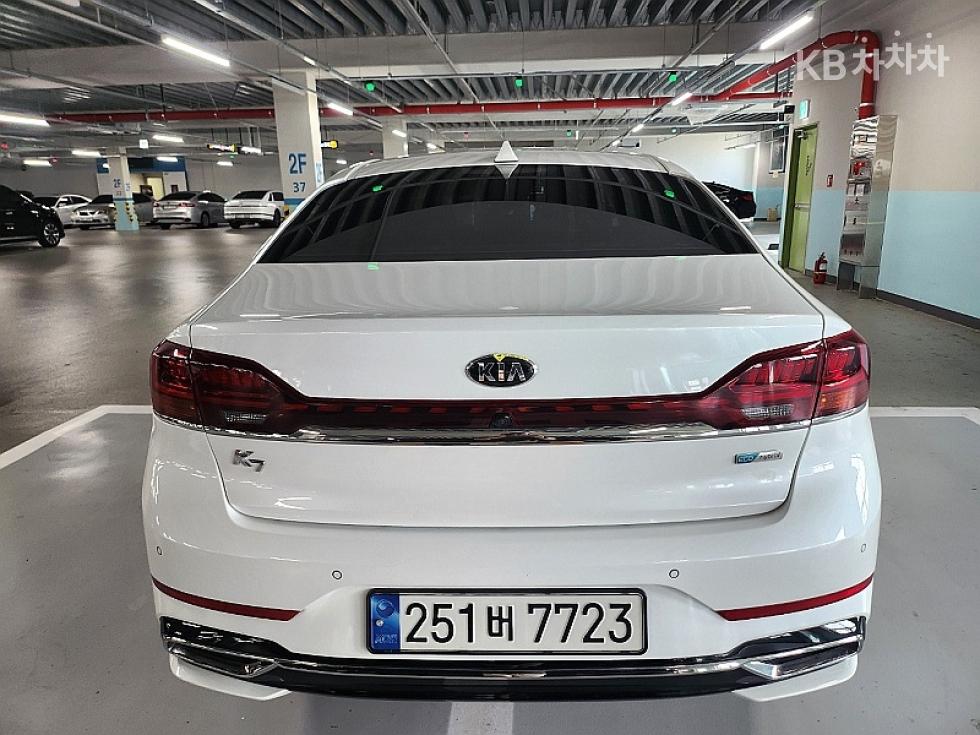 2021 - kia k7