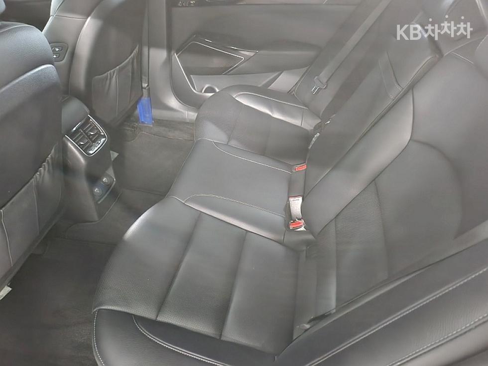 2021 - kia k7