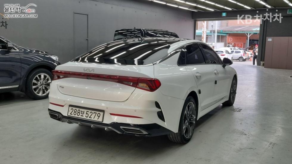 2022 - kia k5