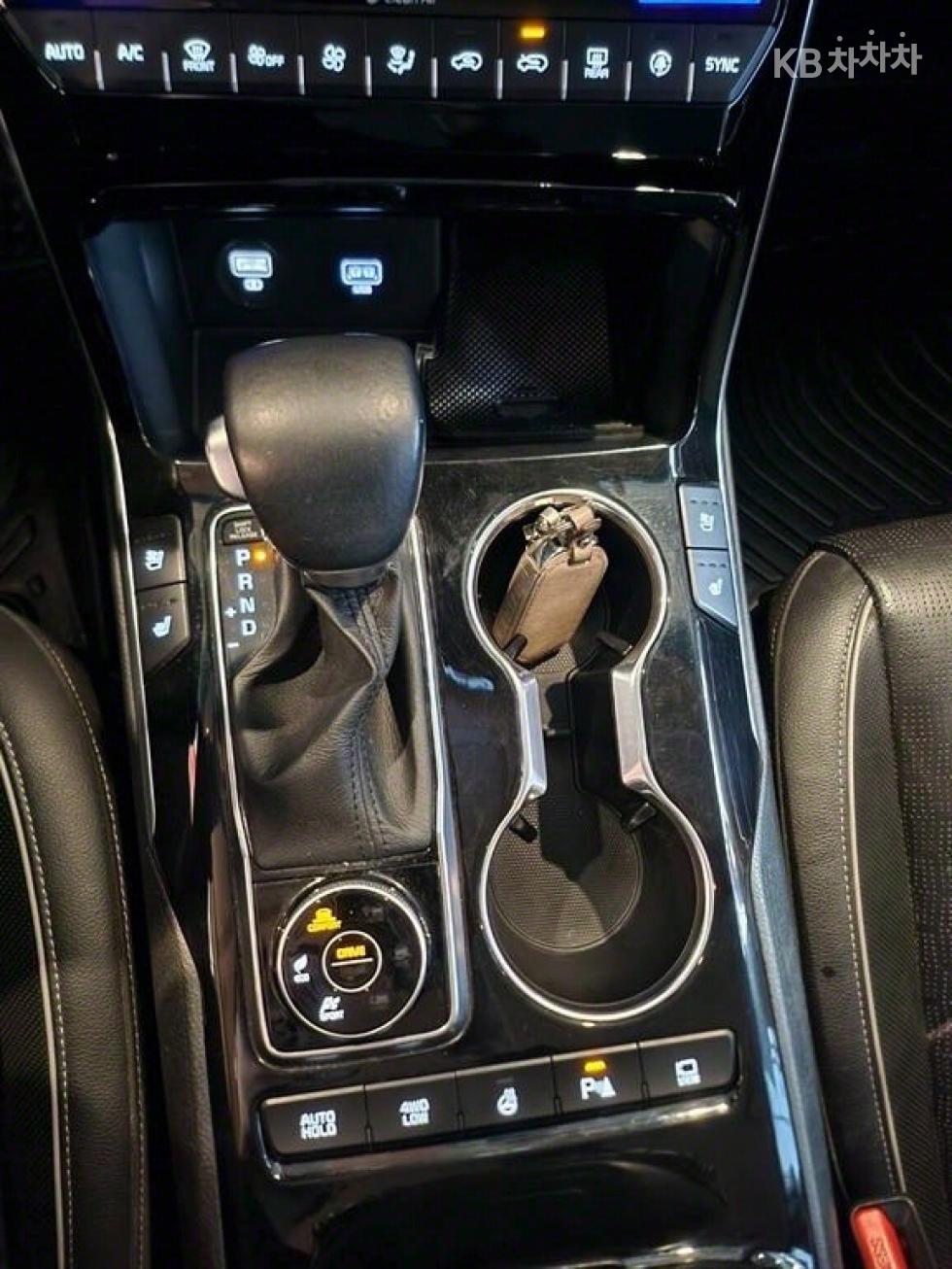 2021 - kia mohave
