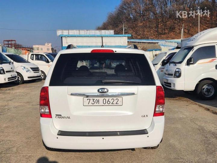 Kia Carnival R Grand GLX Premium Type 4