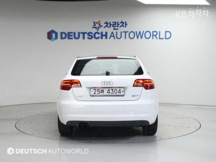 Audi A3 NEW 2.0 TFSI 8P 5