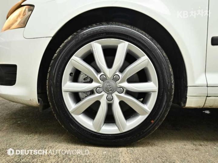 Audi A3 NEW 2.0 TFSI 8P 6