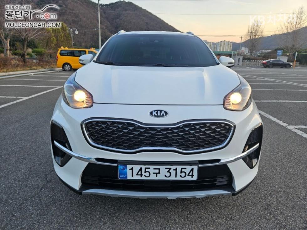2021 - kia sportage