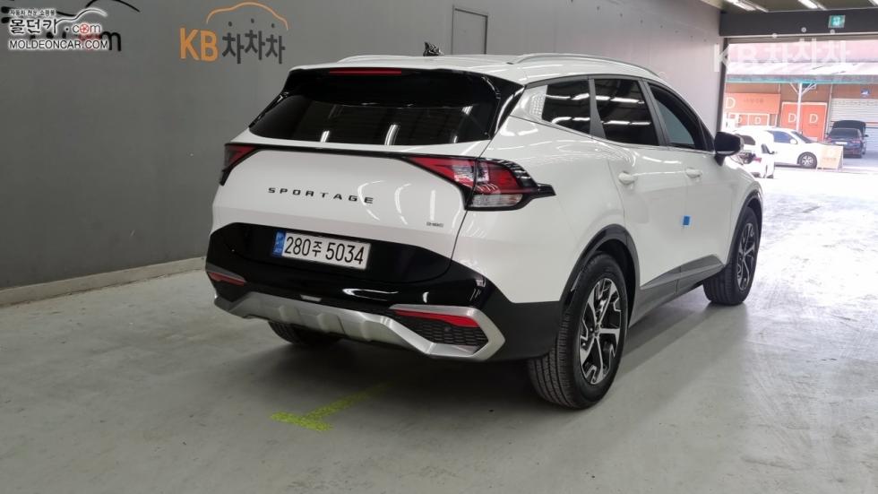 2022 - kia sportage