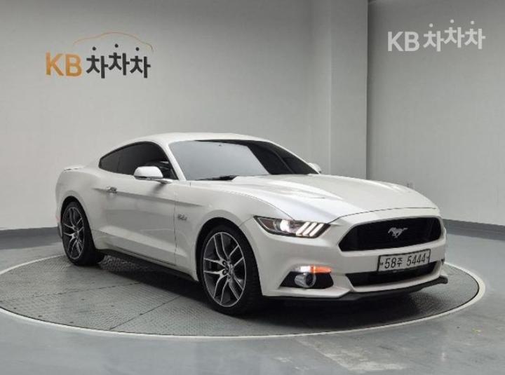 Ford Mustang GT Coupe Premium 3