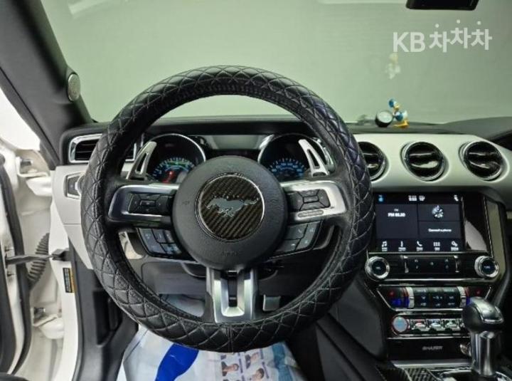 Ford Mustang GT Coupe Premium 10