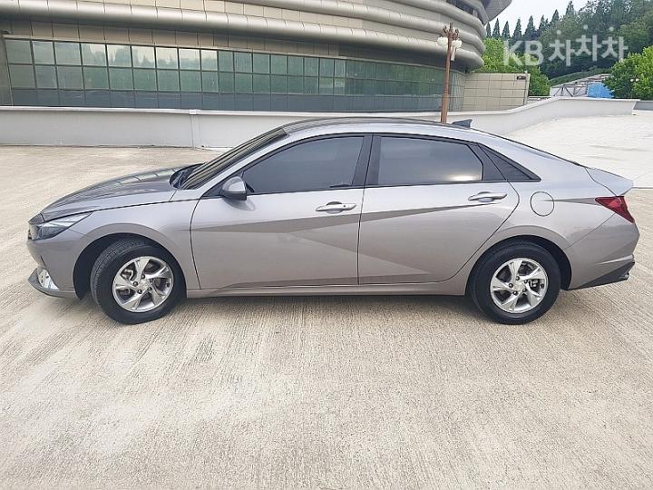 Hyundai Avante CN7 1.6 LPi Smart 4