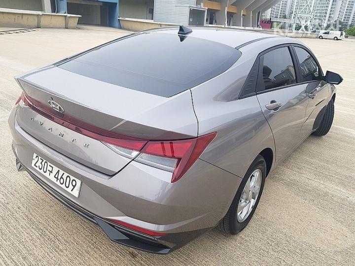 Hyundai Avante CN7 1.6 LPi Smart 7