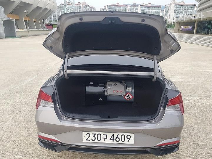 Hyundai Avante CN7 1.6 LPi Smart 3
