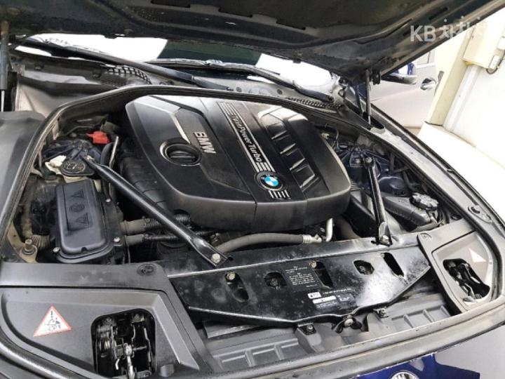 BMW 5 Series New 520d xDrive Luxury F10 7