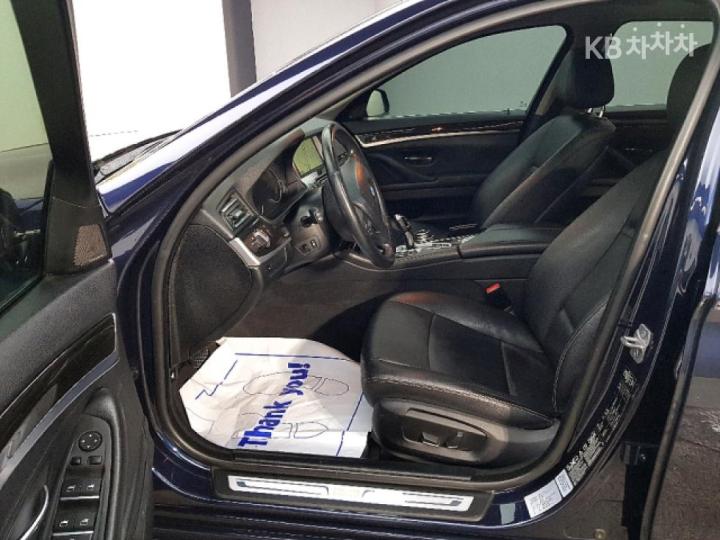 BMW 5 Series New 520d xDrive Luxury F10 9