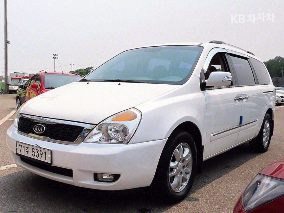 2012 - kia carnival
