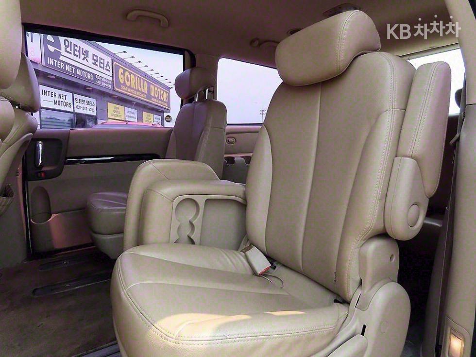 2012 - kia carnival