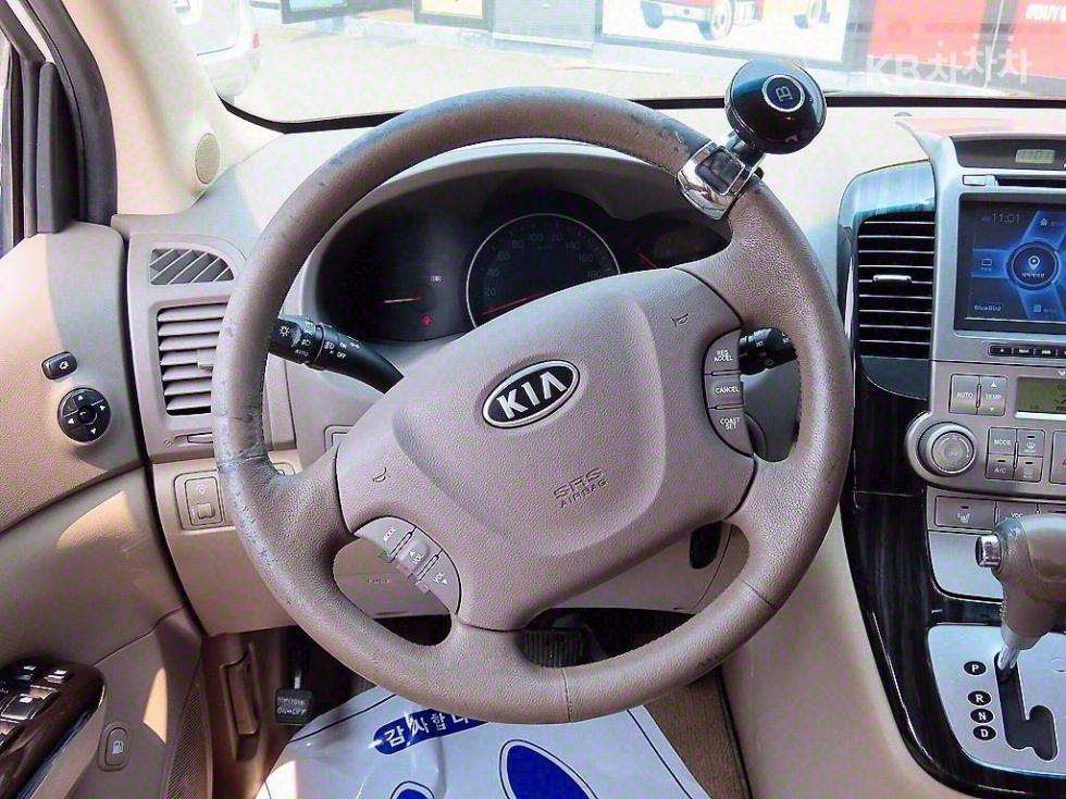 2012 - kia carnival