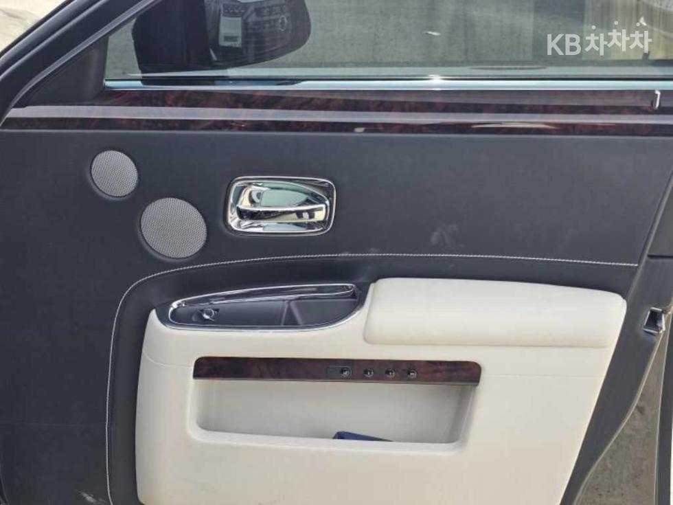 Rolls-Royce Ghost — miniaturë 7