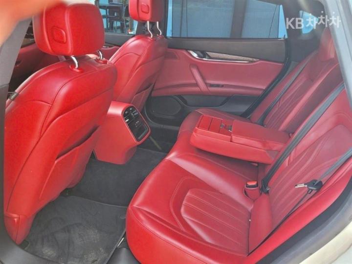 Maserati Quattroporte 3.0 Diesel V6 7