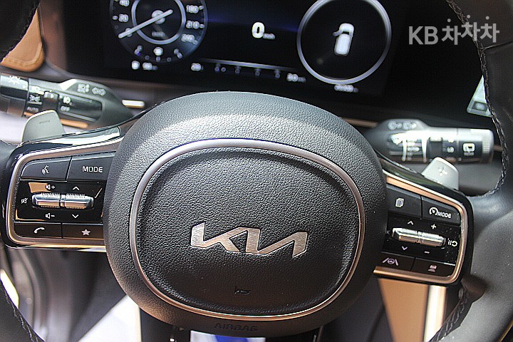 2023 - kia carnival